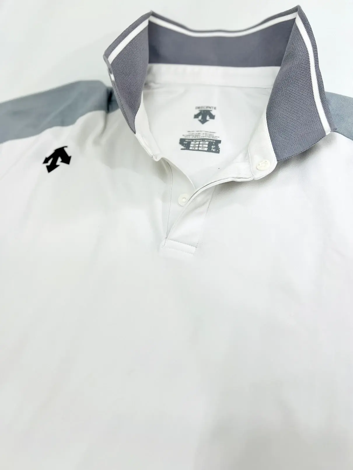 DESCENTE ATHLETIC Men's White Performance Polo T-Shirt